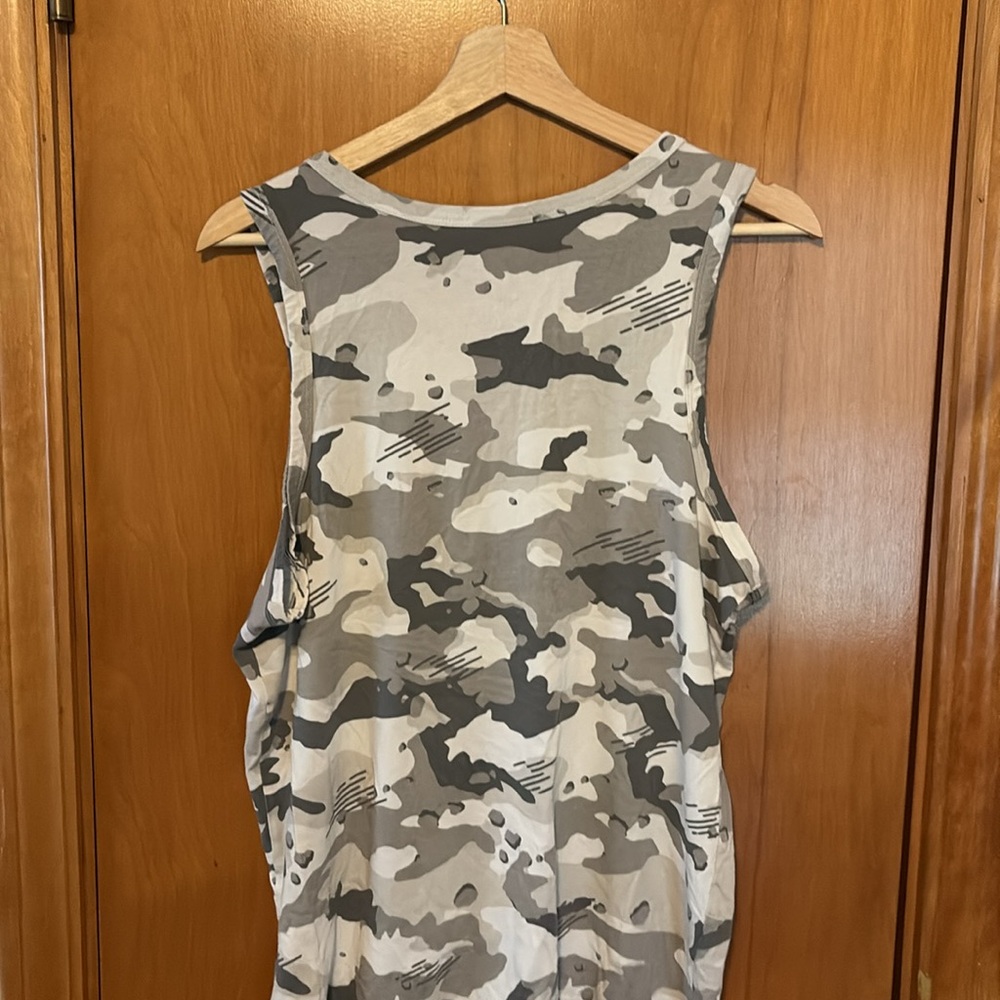 Nike Gray Camo Tank Top size small - Picture 3 of 5